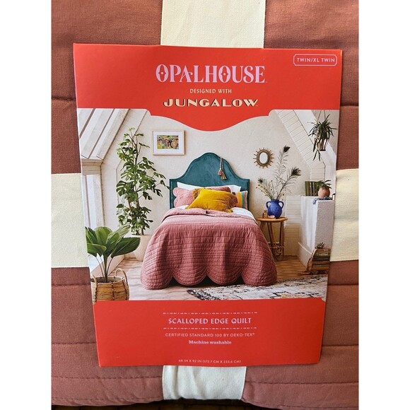 Twin/Twin XL Scalloped Edge Quilt – Light Terracotta – Brand New - Picture 4 of 7